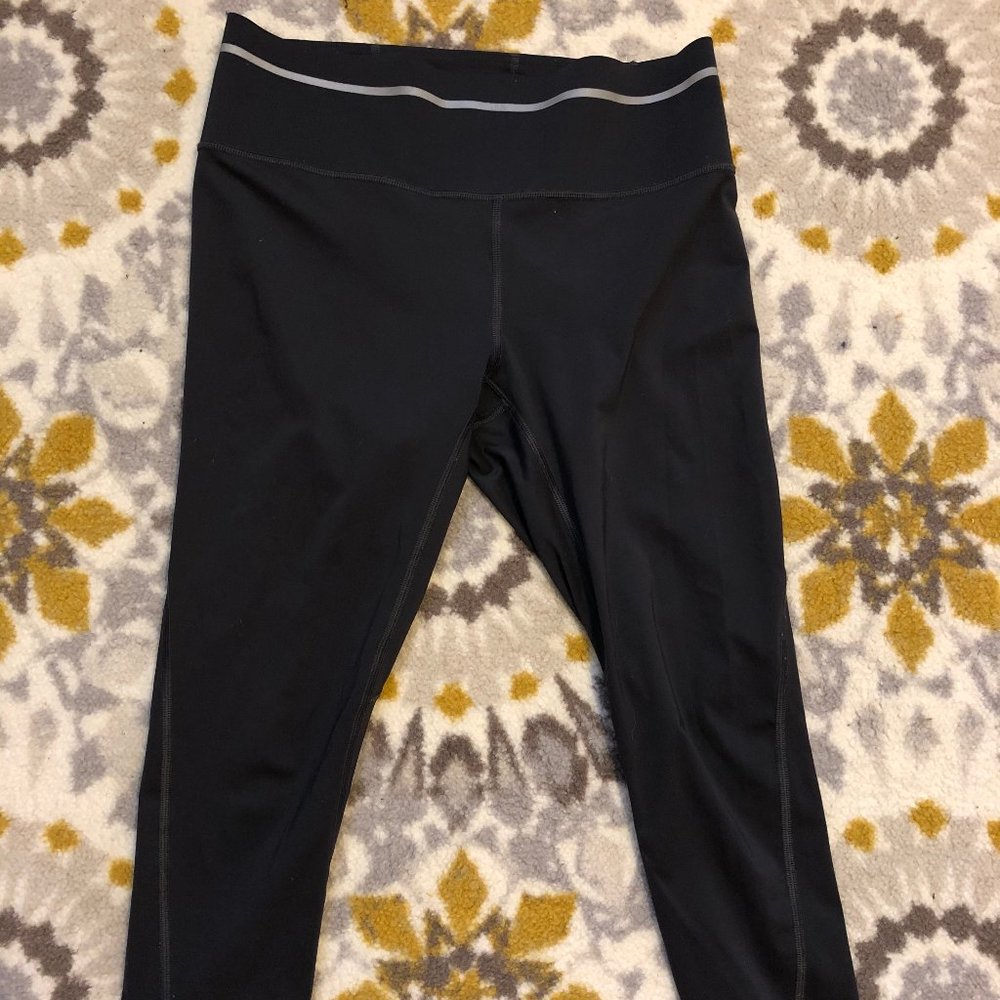 Athleta Capri Tights, Size M